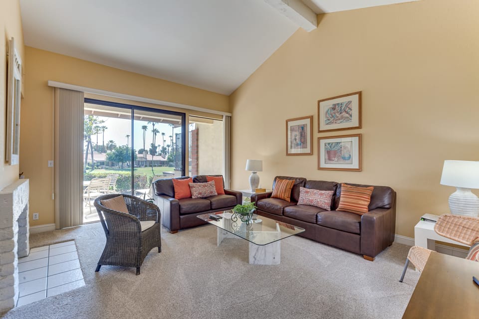 Sunny Pad w/ Patio & Pool Access in Palm Desert! Apartment in Palm Desert