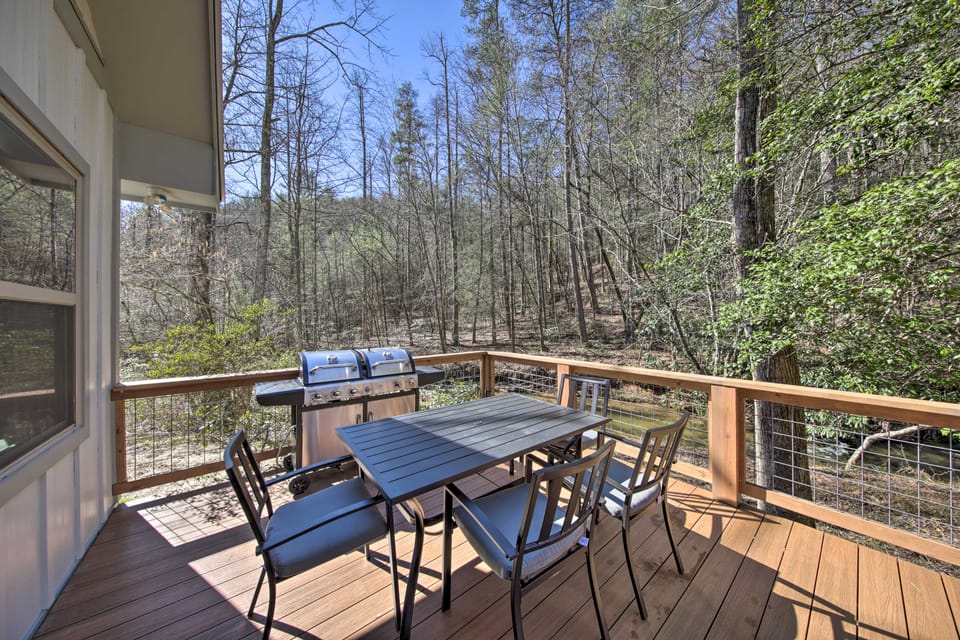 Airy Ellijay Home w/ Spacious Creekside Deck! House in Georgia