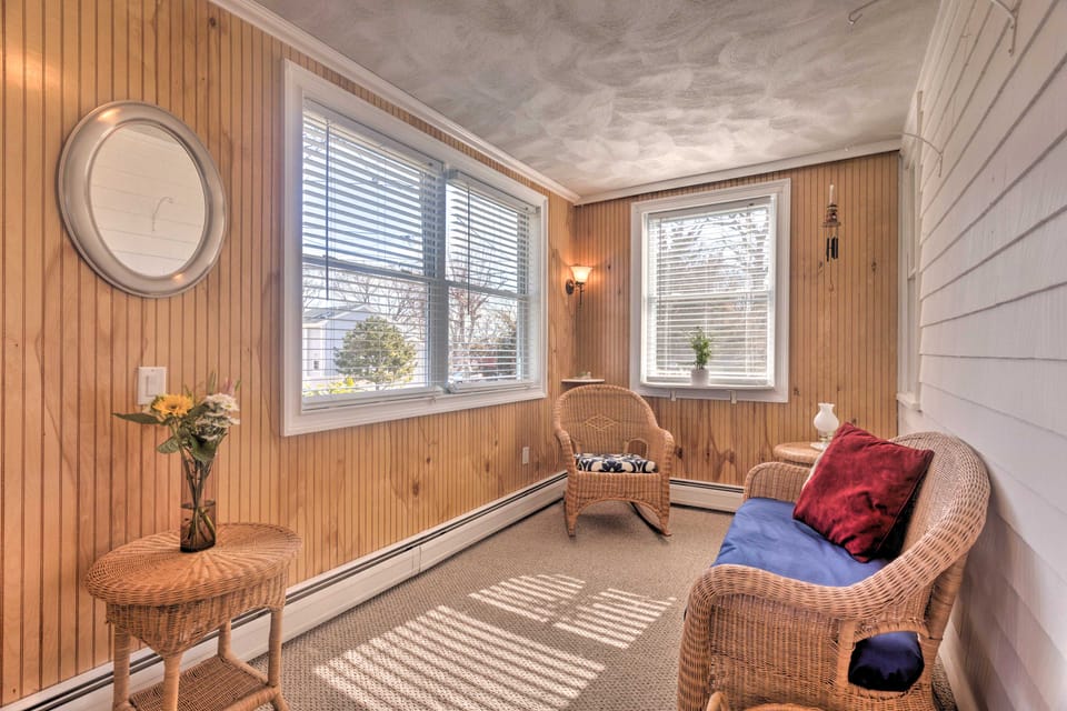 3 Mi to Dtwn & Beach! Bristol Home w/ Patio House in Warren