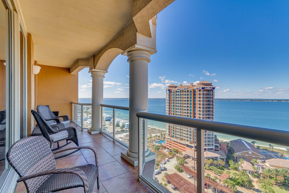 Exquisite Island Condo: Resort Perks & Views! Apartment in Pensacola Beach