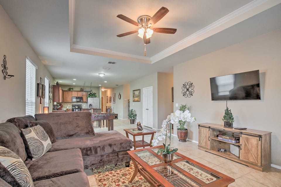 San Antonio Home w/ Hot Tub: Near Golf & Shopping House in San Antonio