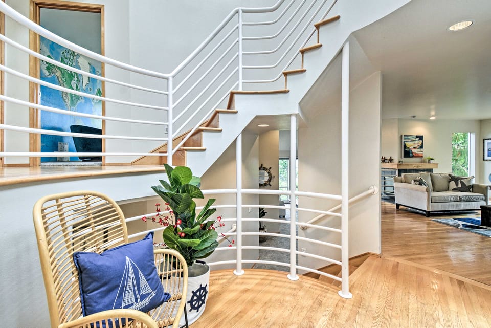 Unique Port Ludlow Home w/ 3 Decks & Hot Tub! House in Port Ludlow