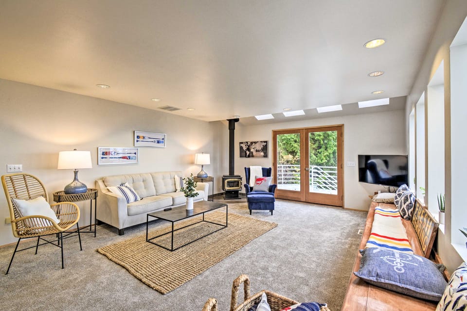 Unique Port Ludlow Home w/ 3 Decks & Hot Tub! House in Port Ludlow