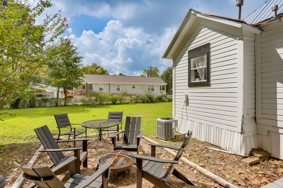 Cozy Livingston House w/ Fenced Yard + Patio! House in Texas
