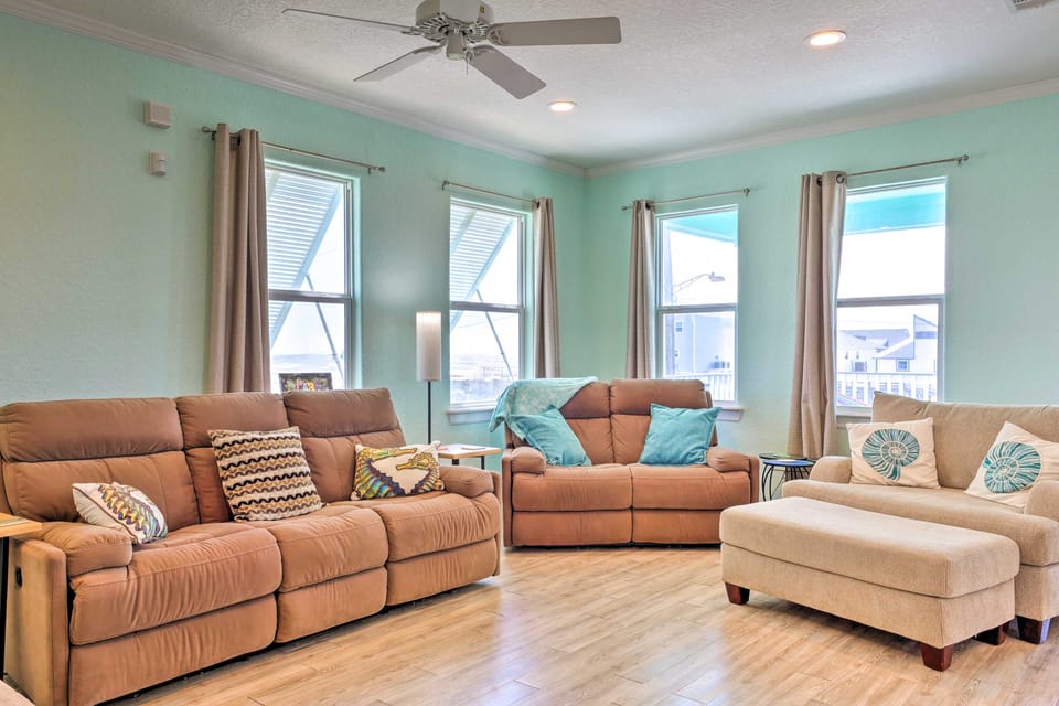 Furnished Deck + Ocean Views: Surfside Beach Home House in Surfside Beach