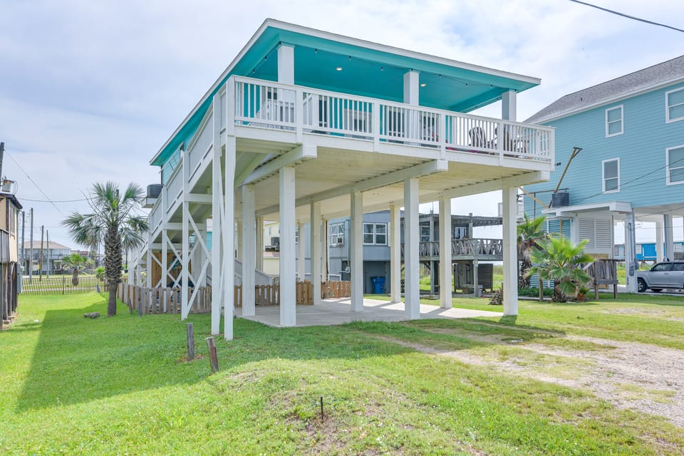 Furnished Deck + Ocean Views: Surfside Beach Home House in Surfside Beach