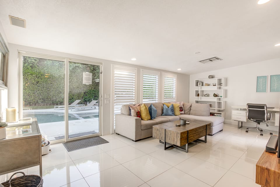 1 Mi to Dtwn Palm Springs: Home w/ Fire Pit! House in Palm Springs