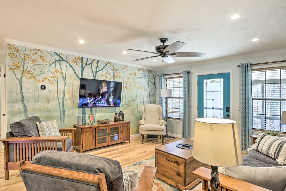 Unwind Fireside: Serene Murphy Escape w/ Hot Tub! House in Tennessee