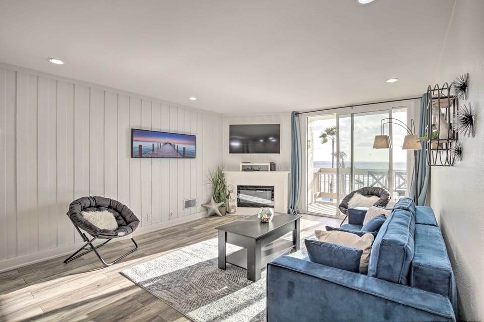 Charming Oceanside Condo w/ Beach & Pool Access! Apartment in Oceanside