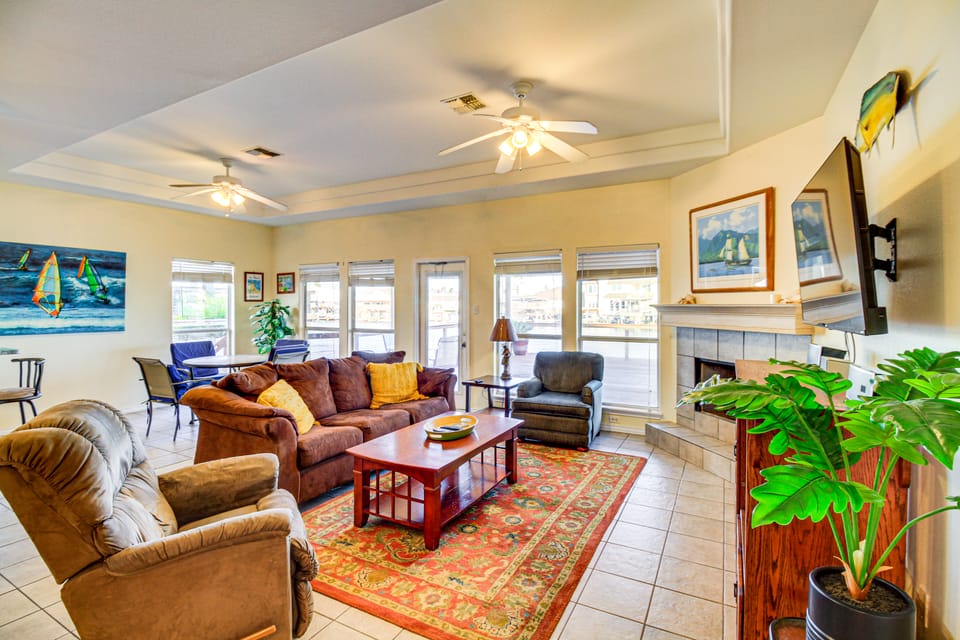 1 Mi to Beach! Waterfront Corpus Christi Getaway House in North Padre Island