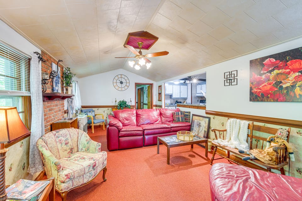 Heathsville Home w/ Sunroom < 10 Mi to Beach! House in Maryland