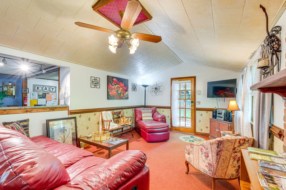 Heathsville Home w/ Sunroom < 10 Mi to Beach! House in Maryland