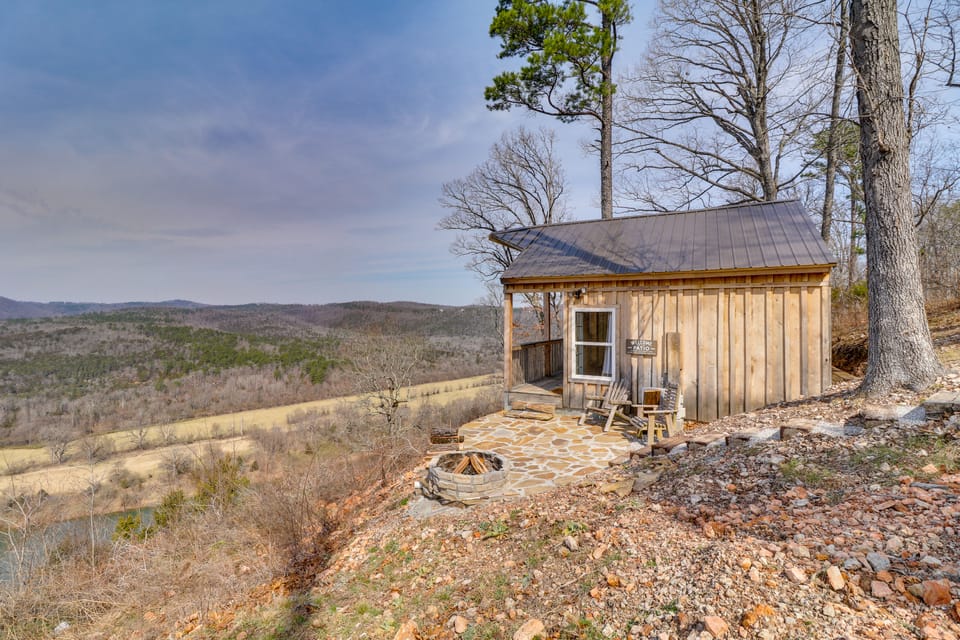 Peaceful ‘Mountain Air’ Getaway w/ Fire Pit! Apartment in Arkansas