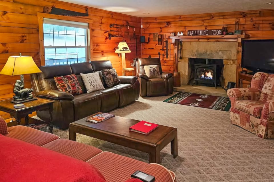Serene Mountain Retreat on 40 Acres w/ Fire Pit! House in Ohio