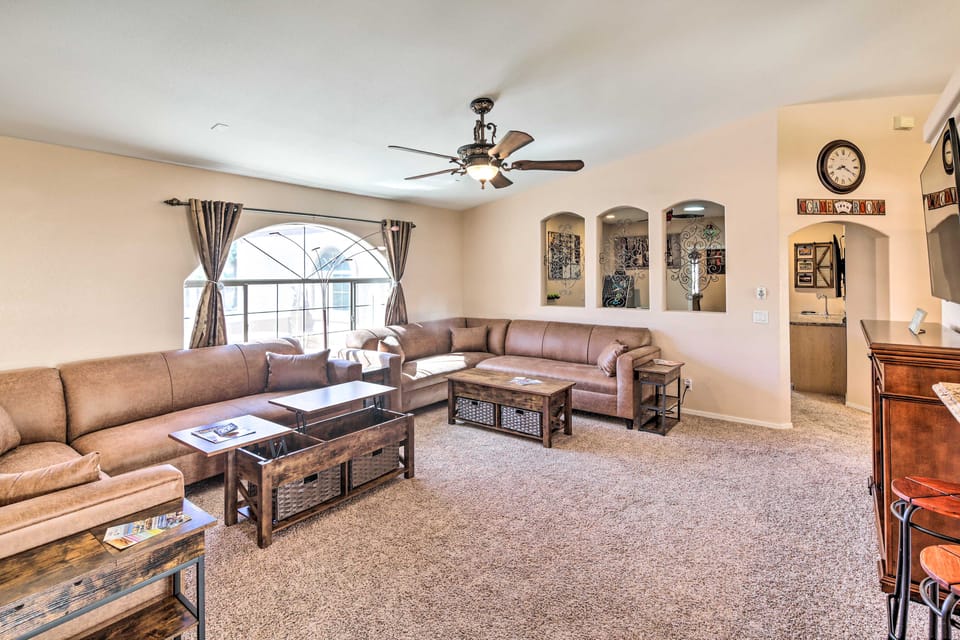 Heated Pool & Game Room: Lake Havasu Retreat House in Lake Havasu City