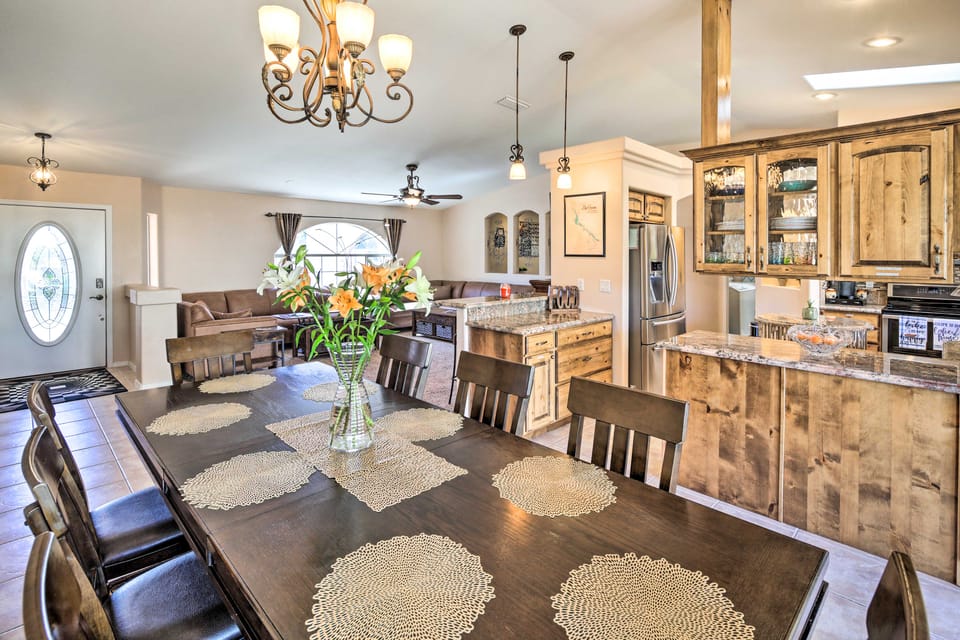 Heated Pool & Game Room: Lake Havasu Retreat House in Lake Havasu City
