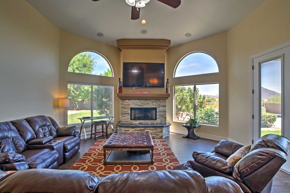 Luxe Scottsdale Home w/ Pool & Mountain Views! House in Scottsdale