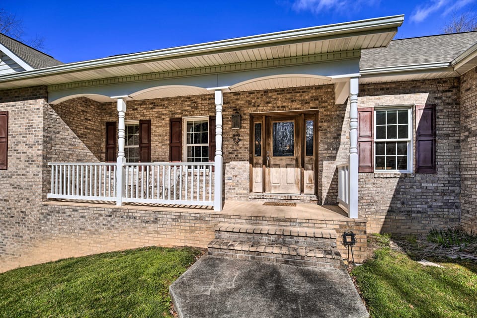 Pet-Friendly Abingdon Abode w/ Yard & Grill! House in Tennessee