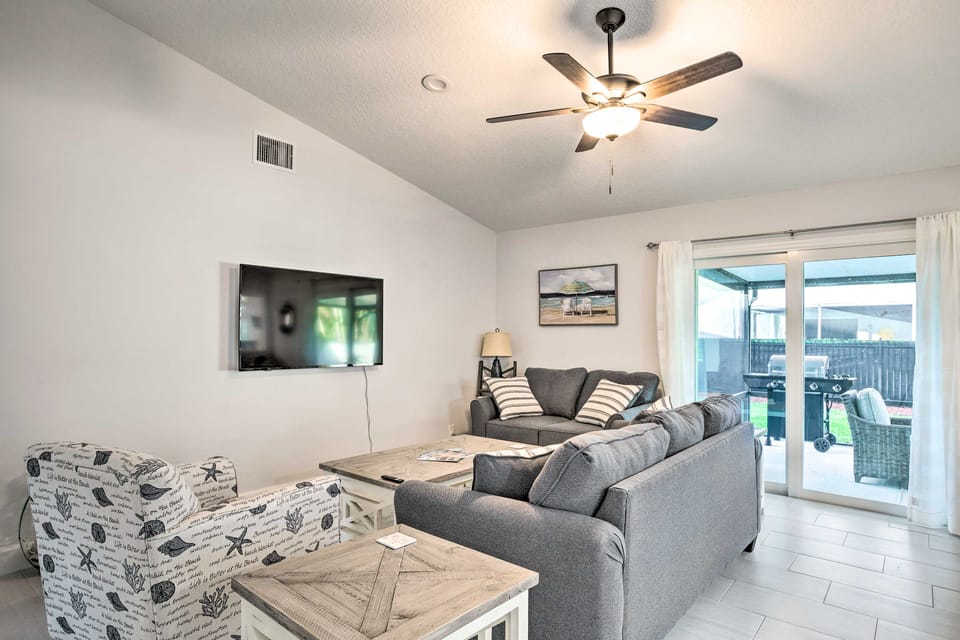Jupiter Home w/ Patio & Grill ~ 6 Mi to Beach! House in Jupiter