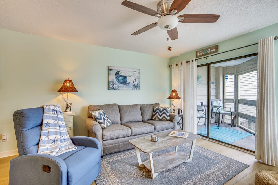 New Screened Deck With Views To The Ocean Apartment in South Carolina