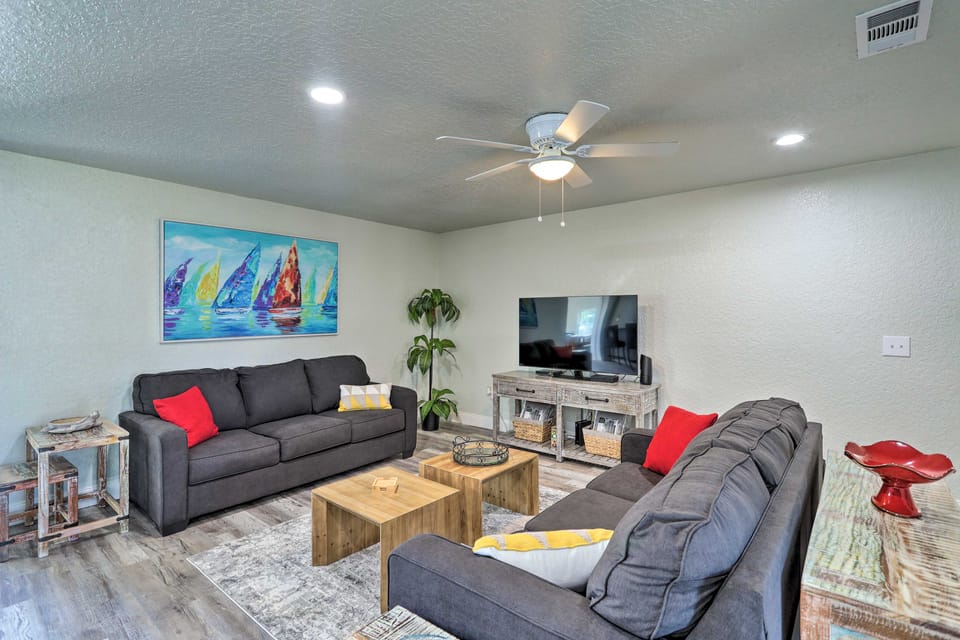 Pet-Friendly Merritt Island Home w/ Heated Pool House in Merritt Island
