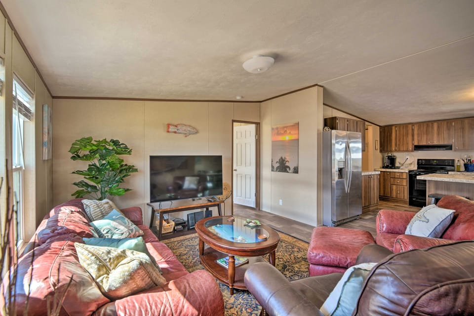 3 Mi to Beach: Home w/ Deck in Port O'Connor! House in Port O'Connor