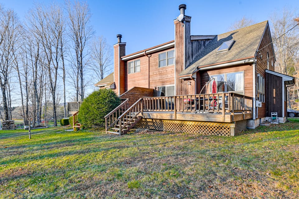 Near Hiking & Skiing: Hunter Mountain Getaway! Apartment in Capital District, NY, USA