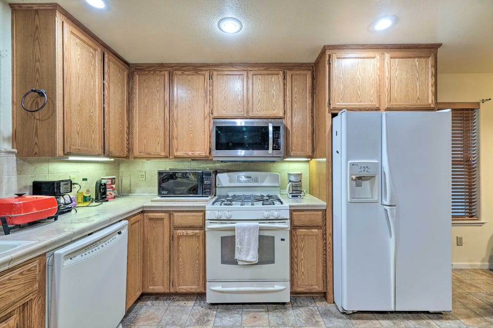 Furnished Deck: Family-Friendly Twain Harte Home House in Twain Harte