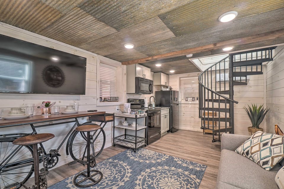Peaceful Cookeville Cabin on 52 Acres! House in Tennessee