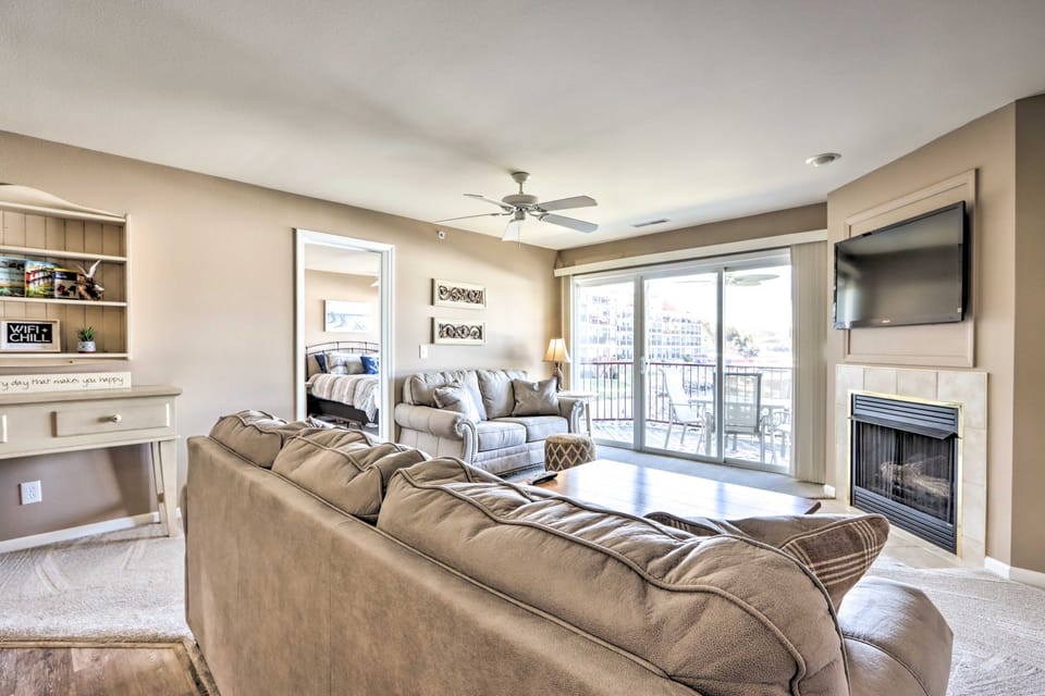 Boat, Fish & Swim On-Site: Lake of The Ozarks Unit Apartment in Ozark Mountains