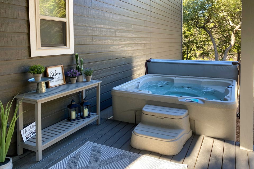 Luxe Canyon Lake Home w/ Gorgeous Lake Views! House in Canyon Lake