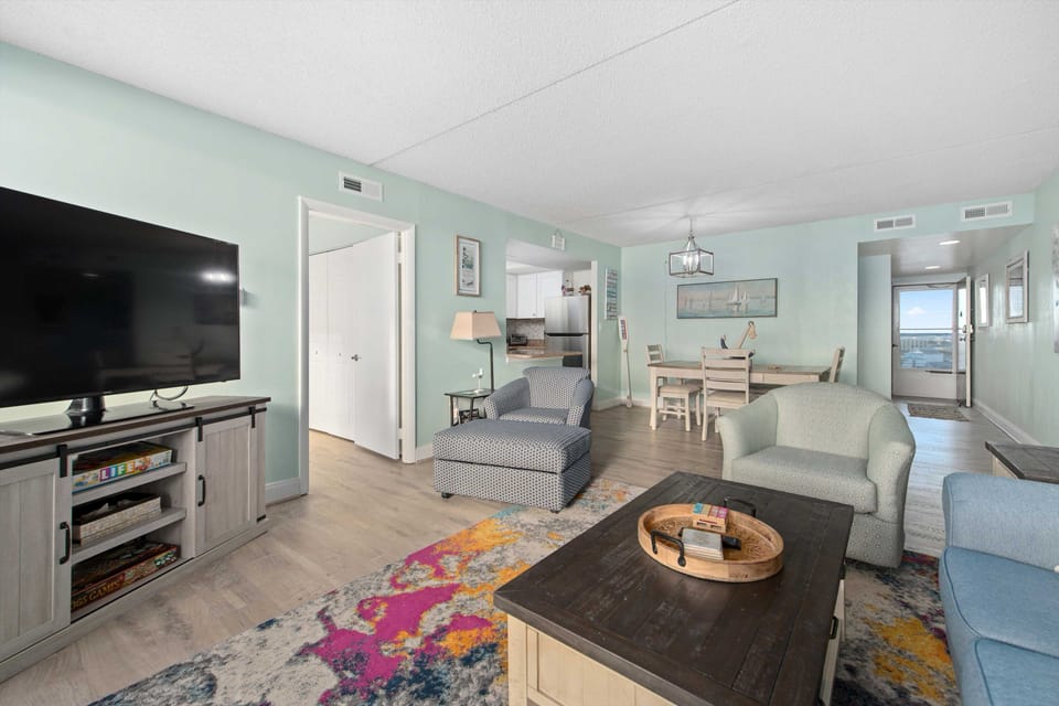 Beach & Pool Views! Family Condo in Golden Sands Apartment in Ocean City