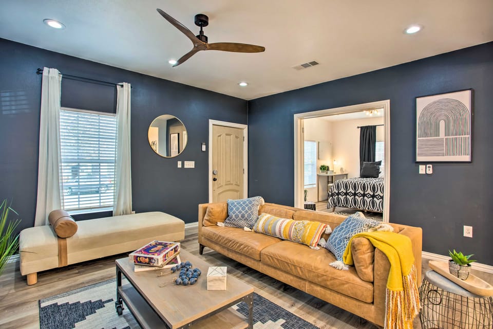 4 Mi to Dtwn Dallas: Home w/ Fire Pit + Gazebo House in Dallas