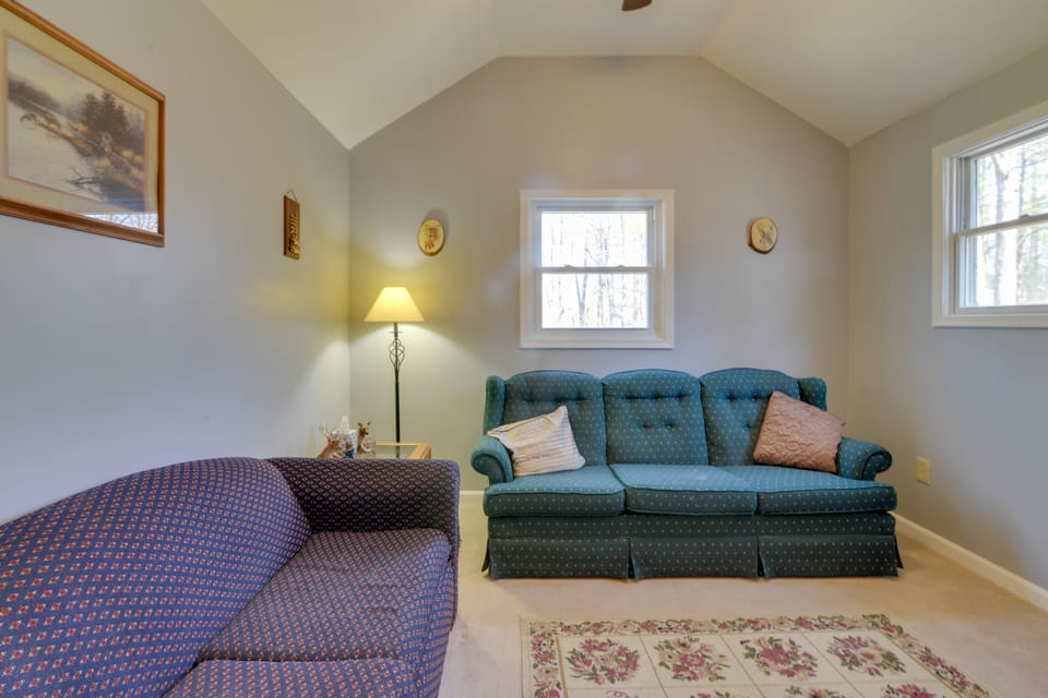 Mountain Retreat w/ Loft, Fire Pit, & Grill House in Shenandoah Valley