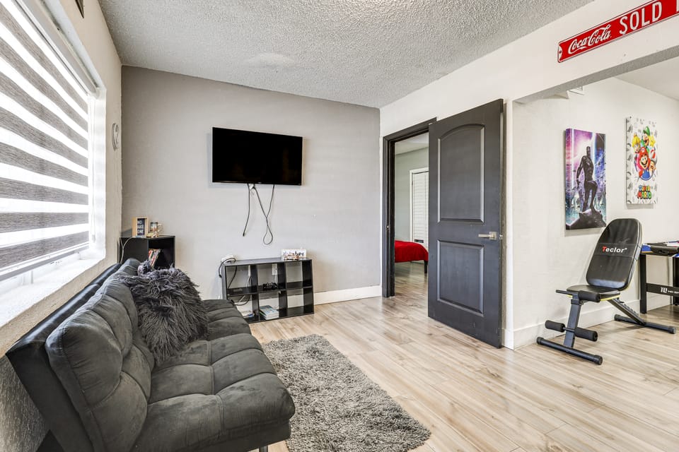 Group Hub w/ Game Room! 4 Mi to Hard Rock Stadium House in Miami Gardens