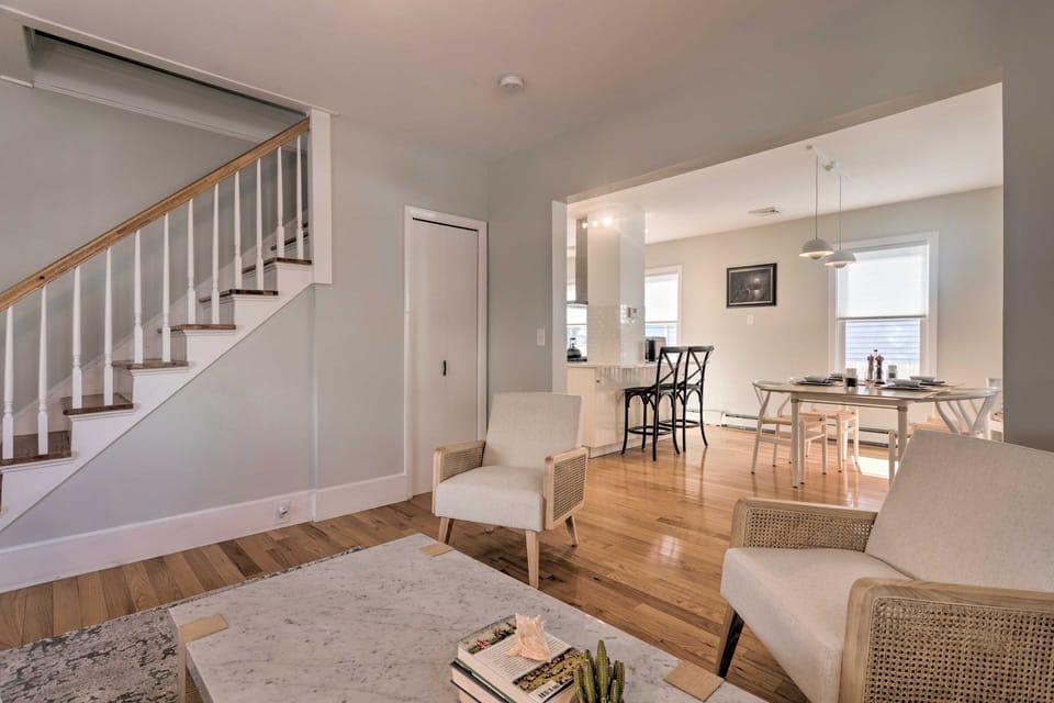 Renovated Barrington Cottage w/ Beach Access! Cottage in East Providence
