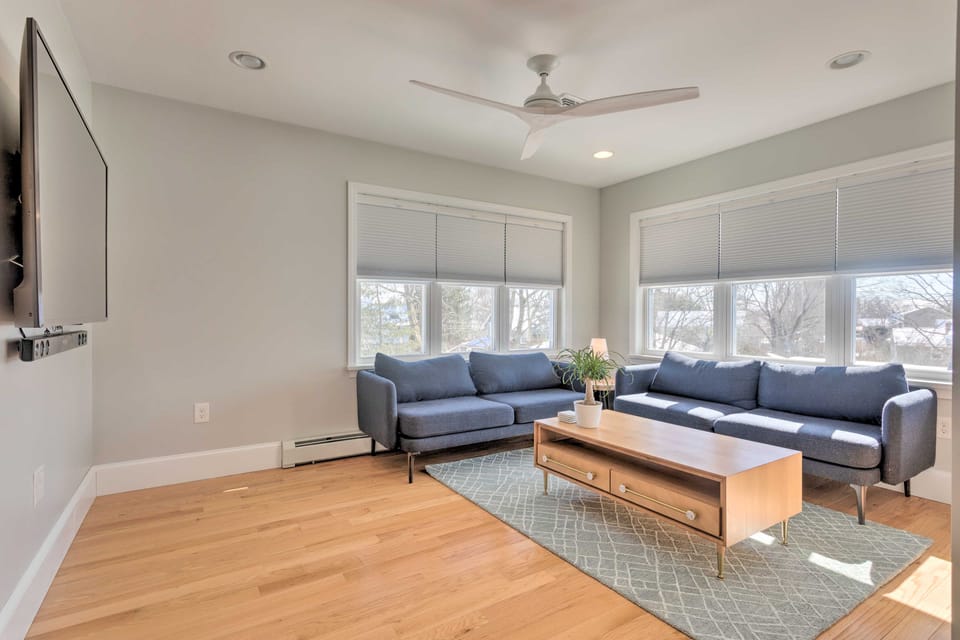 Renovated Barrington Cottage w/ Beach Access! Cottage in East Providence