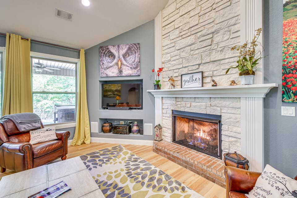 < 5 Mi to Lake Desoto: Grand Hot Springs Home House in Garland County