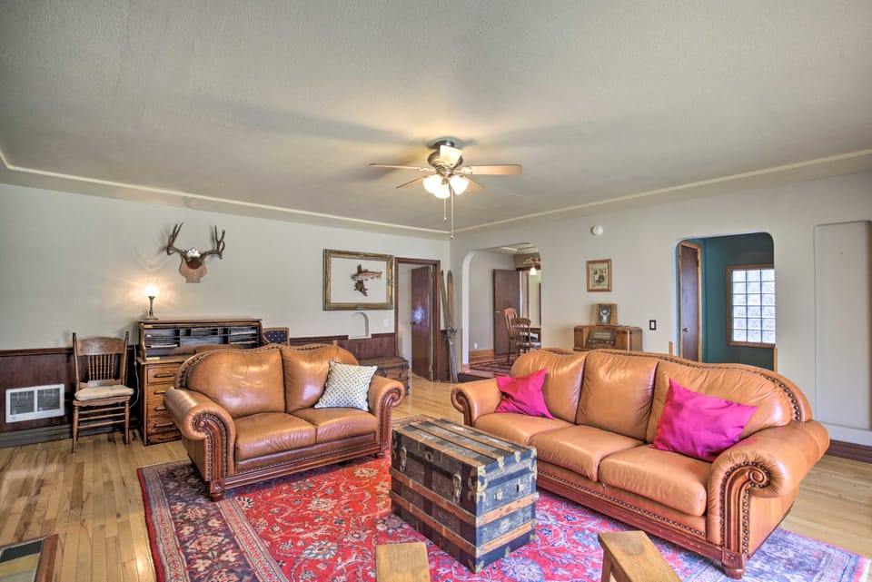 Remote Escape: Riverside Home w/ Scenic Views House in Idanha