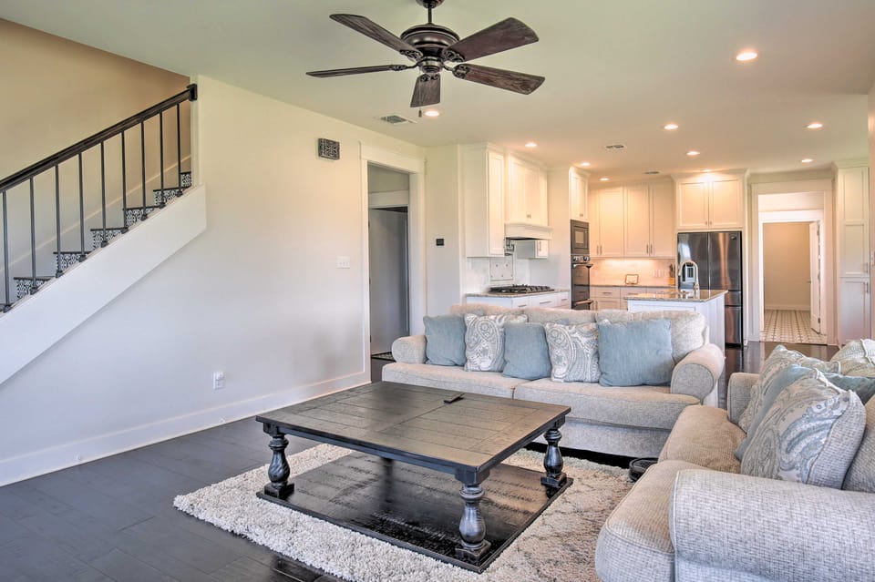 Spacious Texas Getaway w/ Fire Pit & Pond! House in Texas