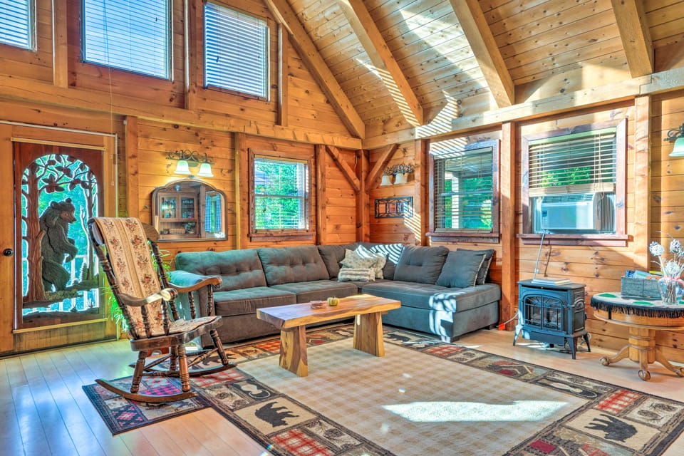 West Danville Cabin: Day Trip to Stowe Mtn! House in Vermont