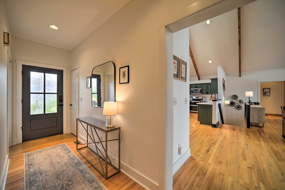 Sapphire 5BR Luxe: 5 Private Baths, Mtn Views House in Tennessee
