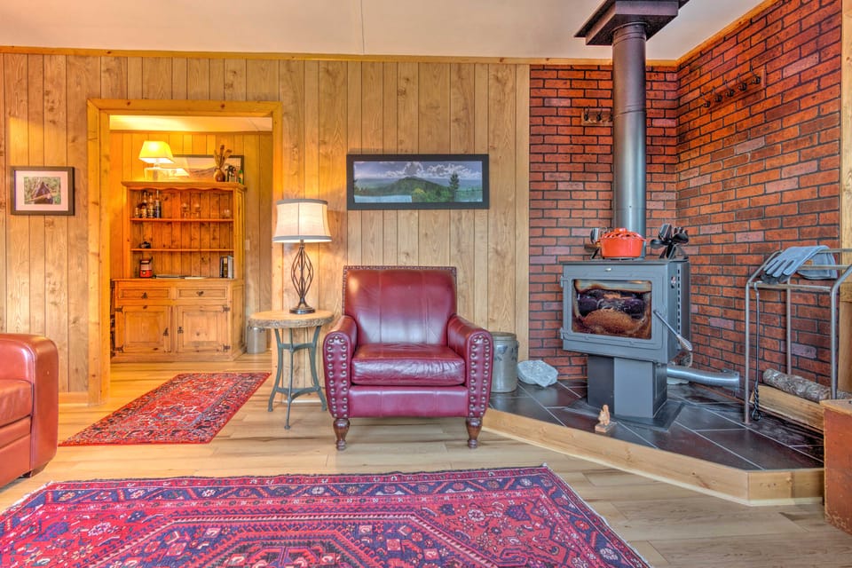 8 Acres + Hiking Trails: Little Switzerland Escape House in Mitchell County