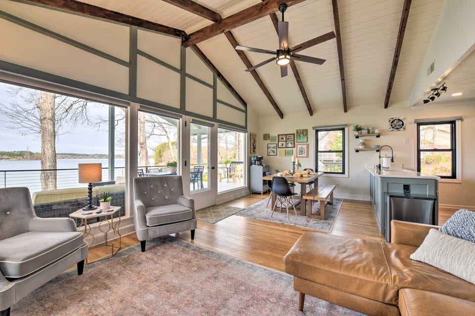 Dreamy Lake Norman Cottage w/ Panoramic Lake Views Cottage in Lake Norman