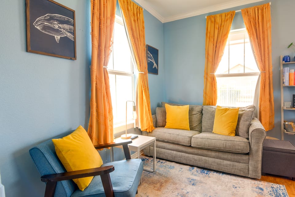 Walk to Beach: Family Home w/ Patio in Galveston House in Galveston Island