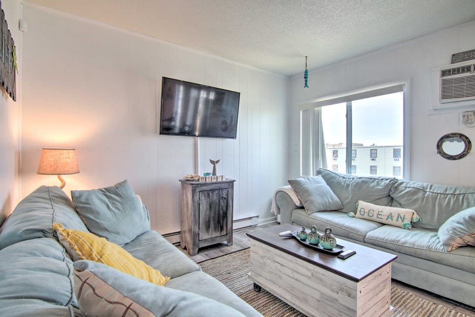 Walk to Pool & Beach! Family Condo in Ocean City Apartment in Ocean City