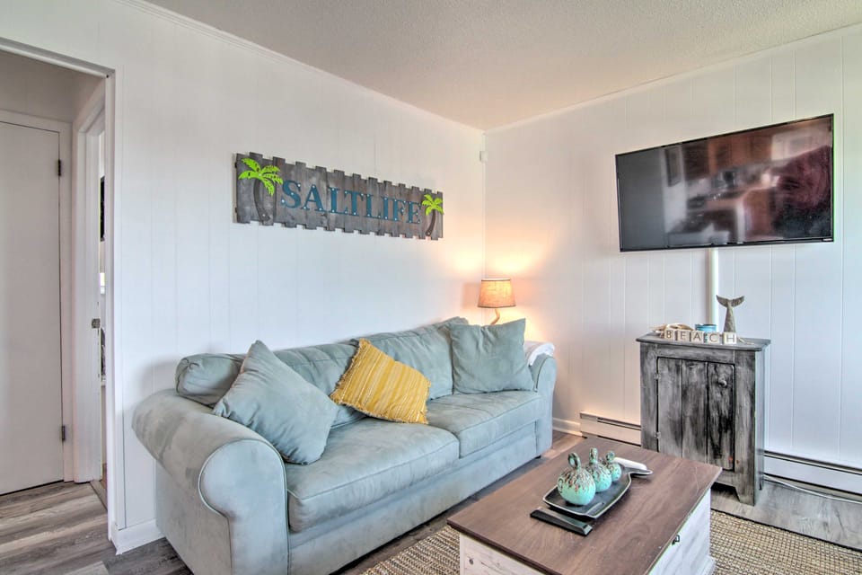 Walk to Pool & Beach! Family Condo in Ocean City Apartment in Ocean City