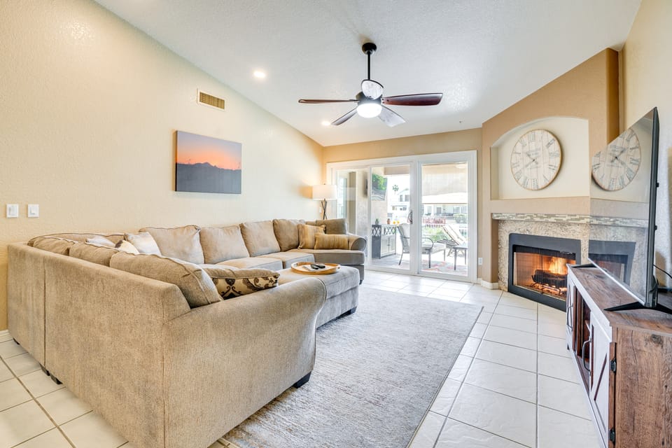 Lakefront Home w/ Outdoor Oasis in Glendale! House in Glendale