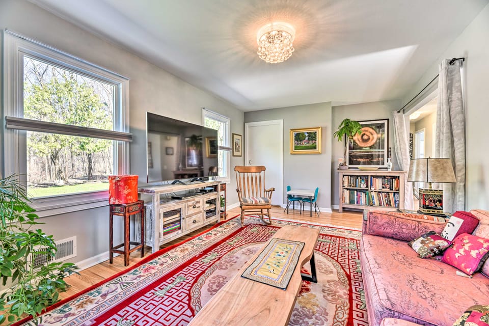 Pittsford ‘Trolley Home’ - Near Erie Canal! Apartment in New York