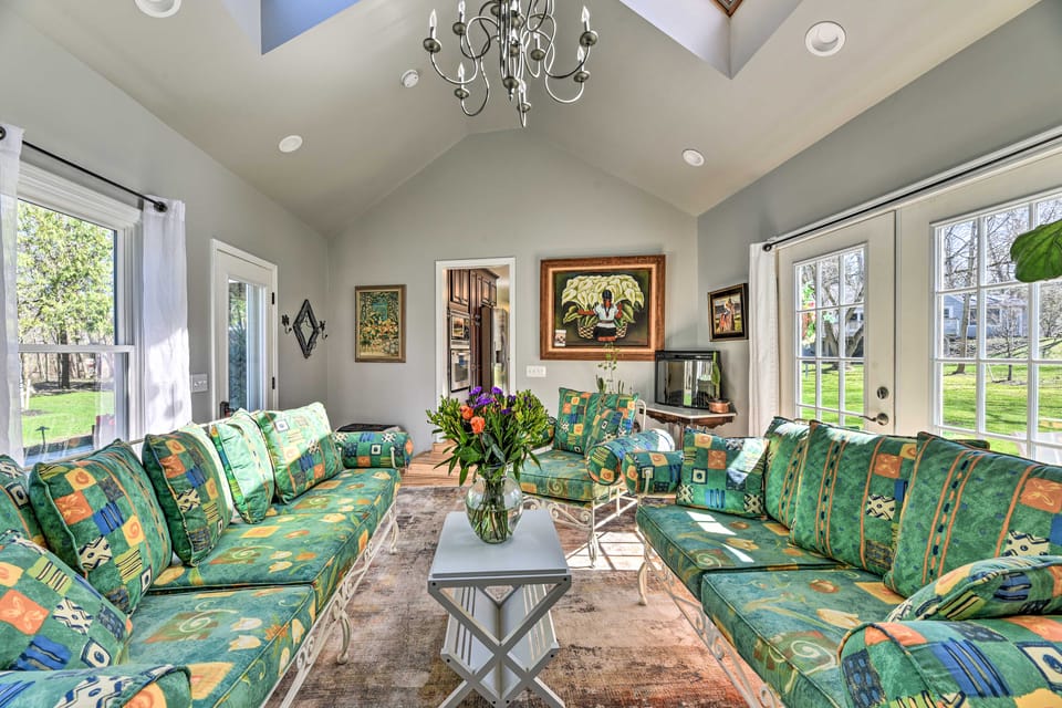 Pittsford ‘Trolley Home’ - Near Erie Canal! Apartment in New York